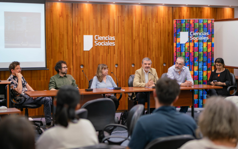 lanzamiento maestria en economia