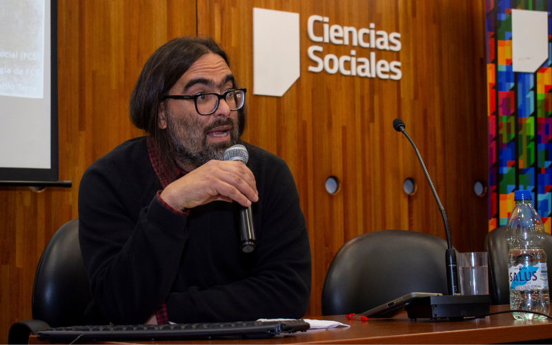 Víctor Borras expone su investigación en la mesa «Fragmentación socio-territorial en el Área Metropolitana de Montevideo», del ciclo Debates urbanos-territoriales.